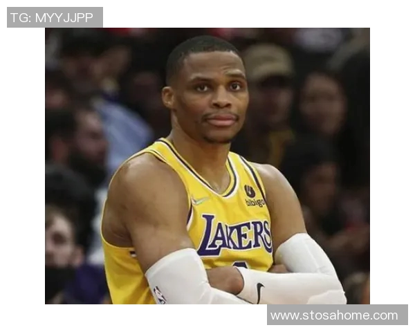 布鲁克洛佩斯:从NBA巨星到篮球战术的核心力量分析 布鲁克洛佩斯:从NBA巨星到篮球战术的核心力量分析